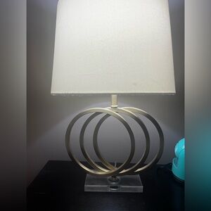 2 nights stand lamps